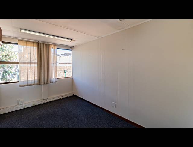 498M² OFFICE TO LET IN FERNDALE